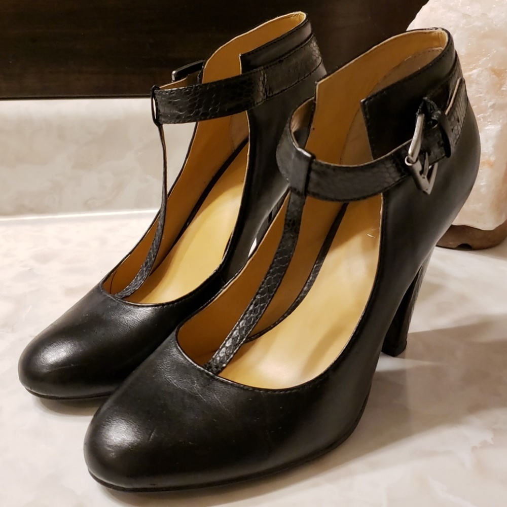 ***SOLD***Nine West High Heels
